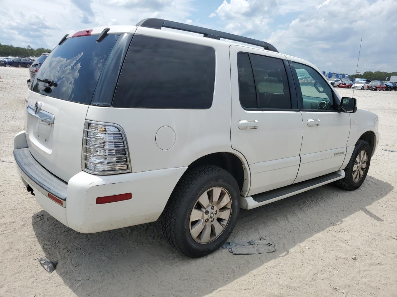 4M2EU37E98UJ11657 2008 Mercury Mountaineer Luxury