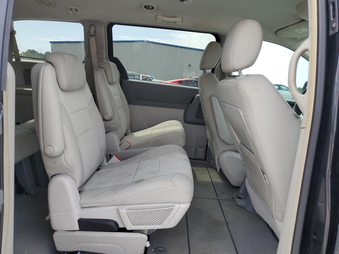 2A8HR44H48R103383 2008 Chrysler Town & Country Lx