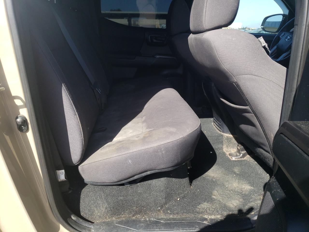 3TMCZ5AN4HM083046 2017 Toyota Tacoma Double Cab