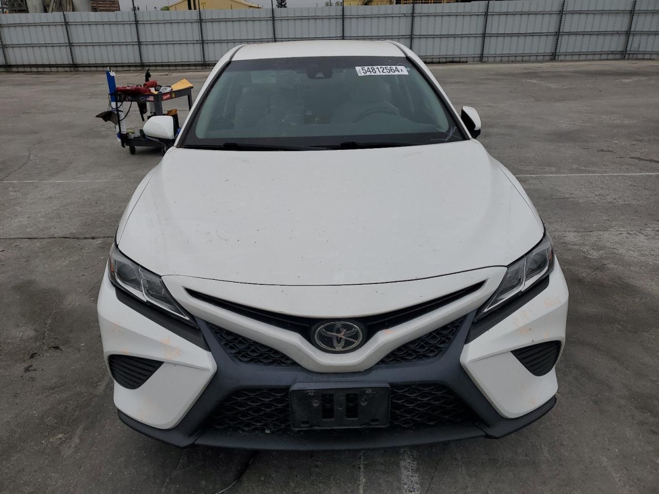 4T1B11HK6JU087328 2018 Toyota Camry L