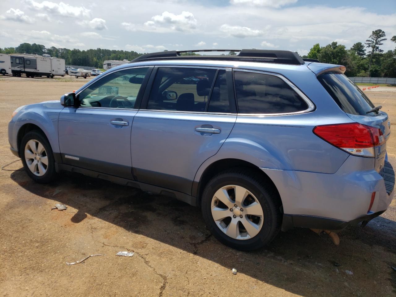 4S4BRBGC3A3383647 2010 Subaru Outback 2.5I Premium