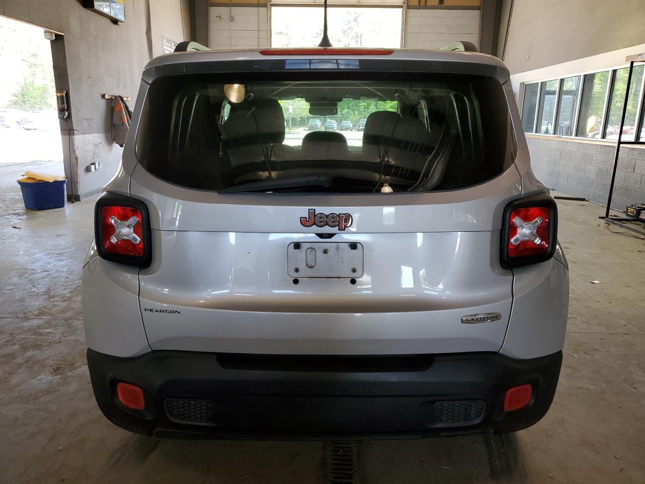 ZACCJABTXGPE09702 2016 Jeep Renegade Latitude