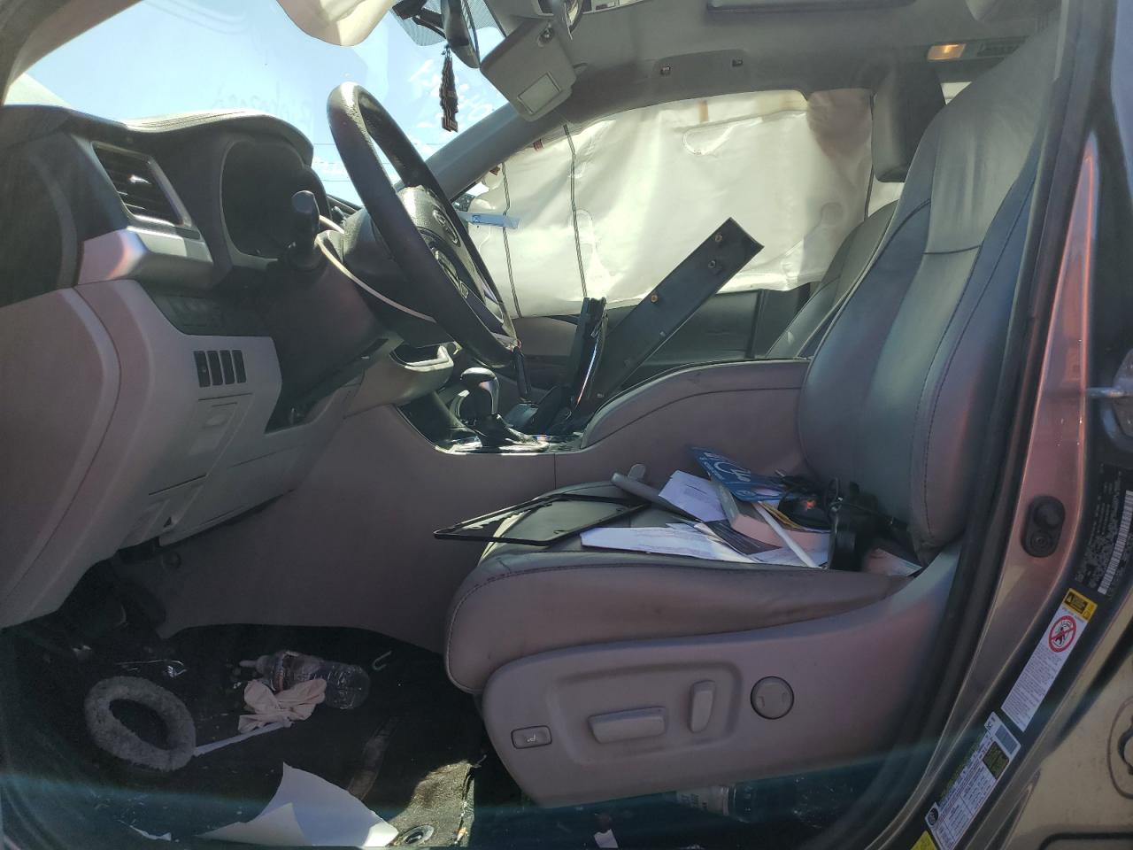 5TDJKRFHXFS104078 2015 Toyota Highlander Xle