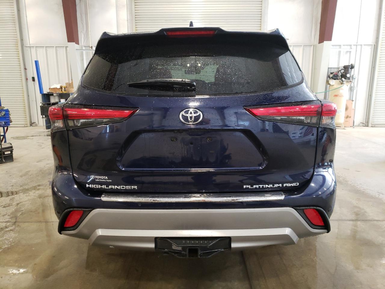 5TDFZRBH2MS118660 2021 Toyota Highlander Platinum