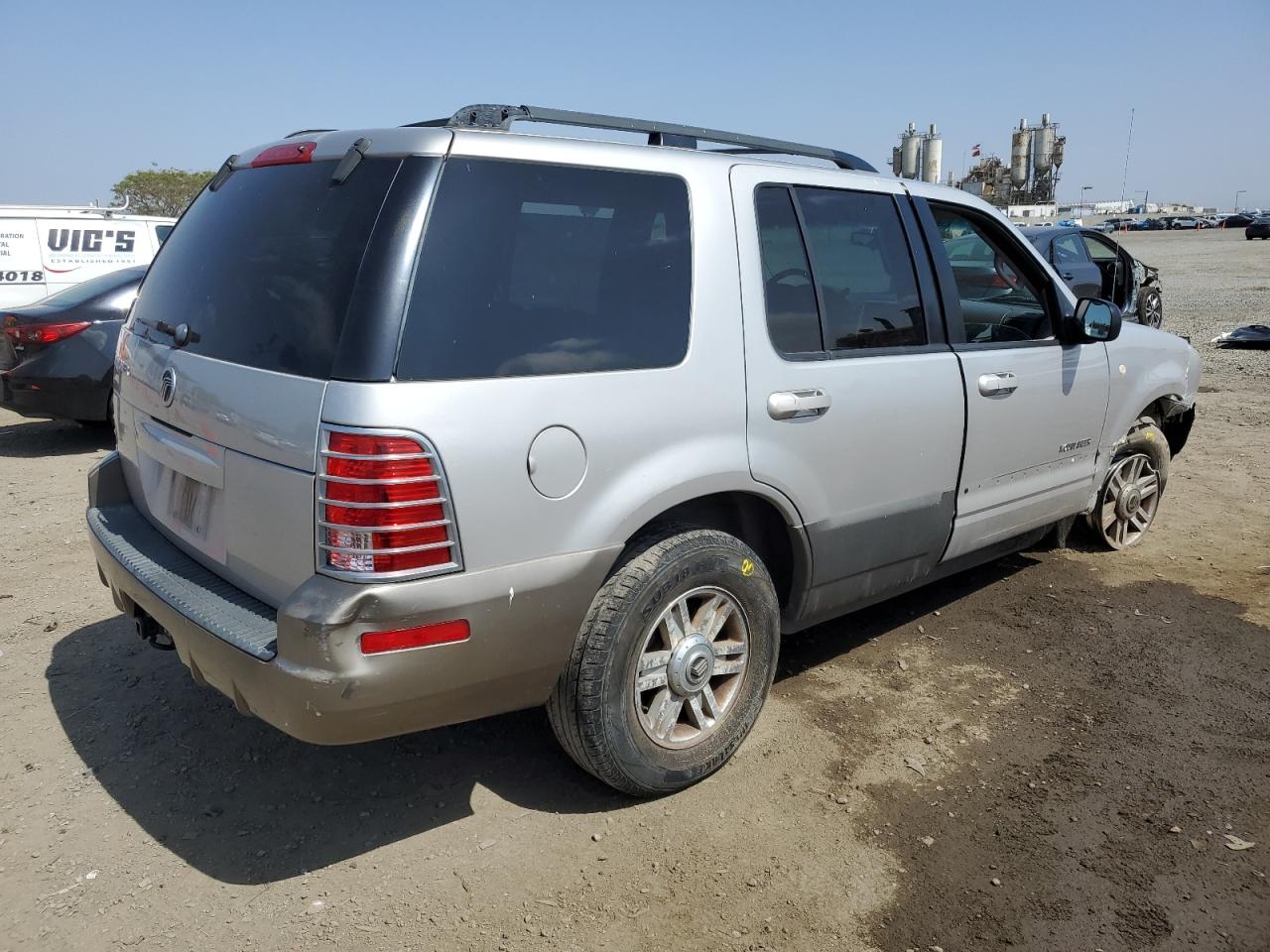 4M2ZU66E42ZJ33337 2002 Mercury Mountaineer