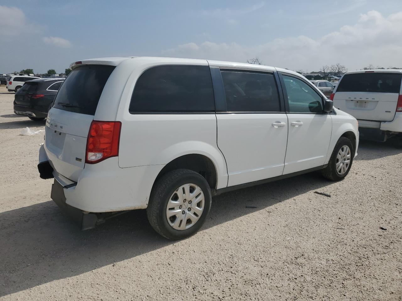 2C7WDGBG0JR363913 2018 Dodge Grand Caravan Se