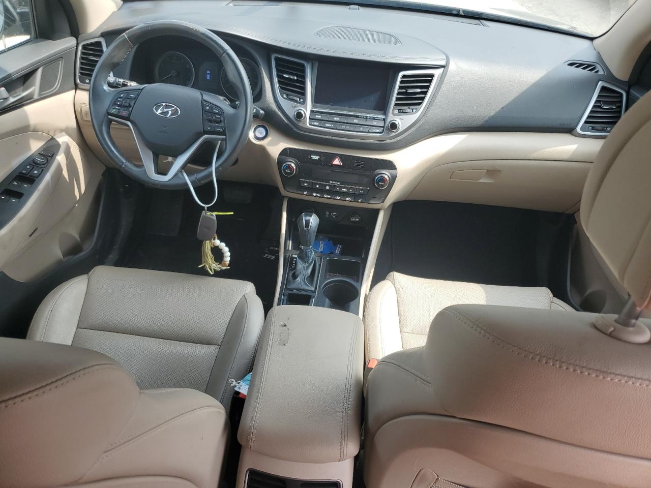 KM8J33A40JU820194 2018 Hyundai Tucson Sel
