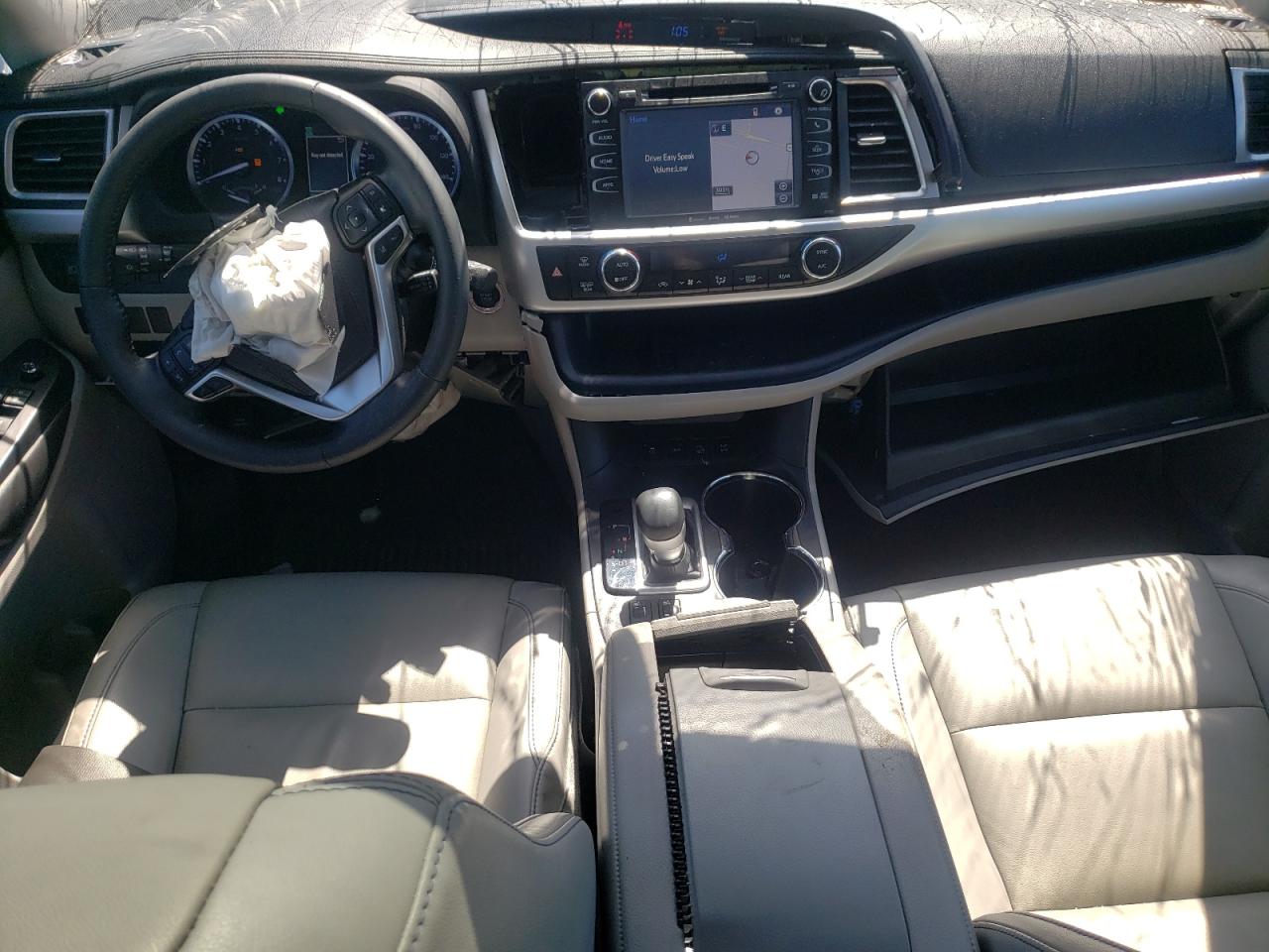 5TDJZRFH5KS965190 2019 Toyota Highlander Se