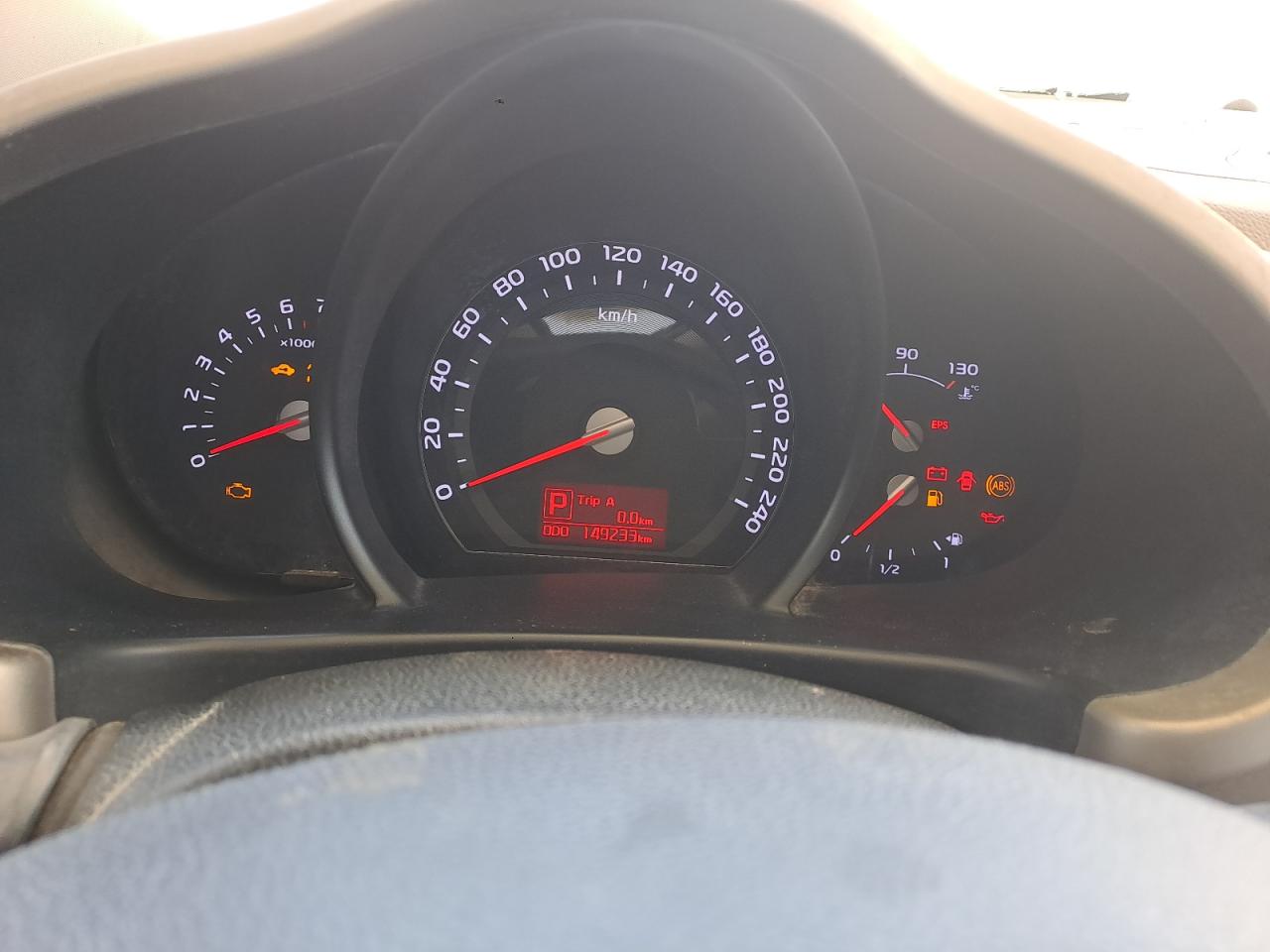 U5YPB81A1GL683207 Auction: COPART UAE Lot: 55237114 Location: HALBAN - THE SULTANATE OF OMAN U5YPB81A1GL683207 KIA SPORTAGE 2016 SILVER Photo 8