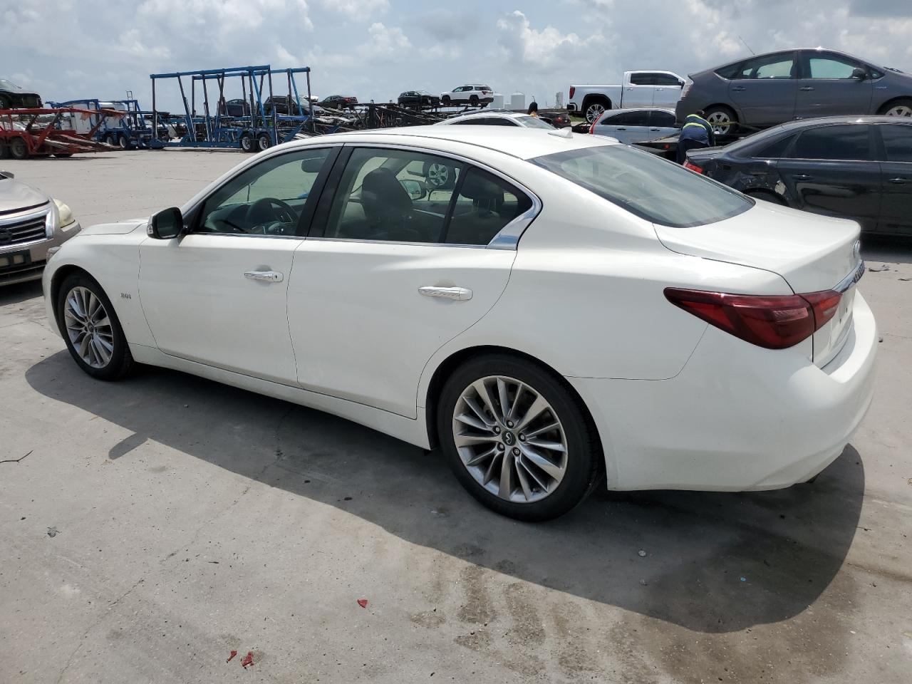 JN1EV7AP9JM363048 2018 Infiniti Q50 Luxe