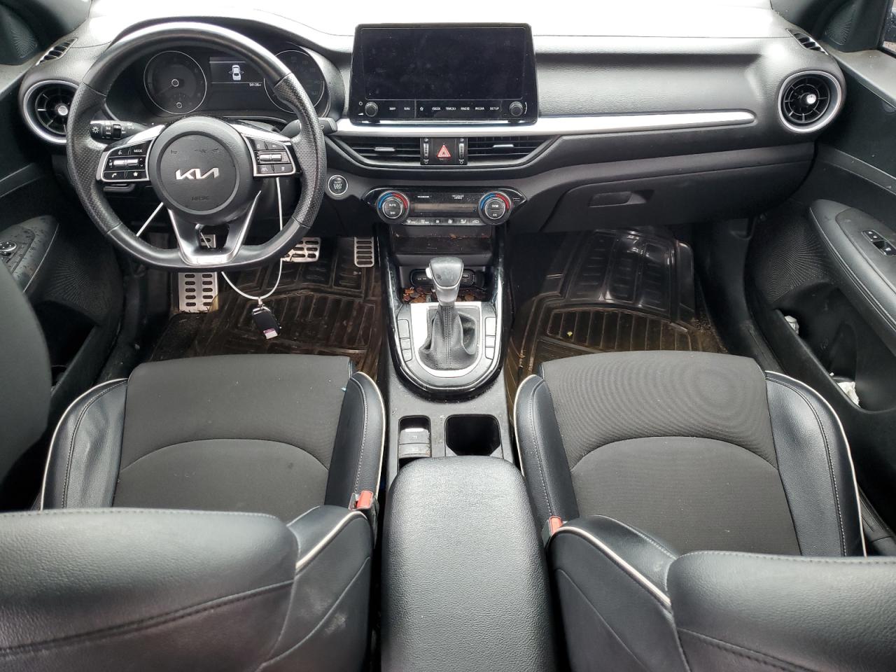 3KPF54AD4PE572324 2023 Kia Forte Gt Line