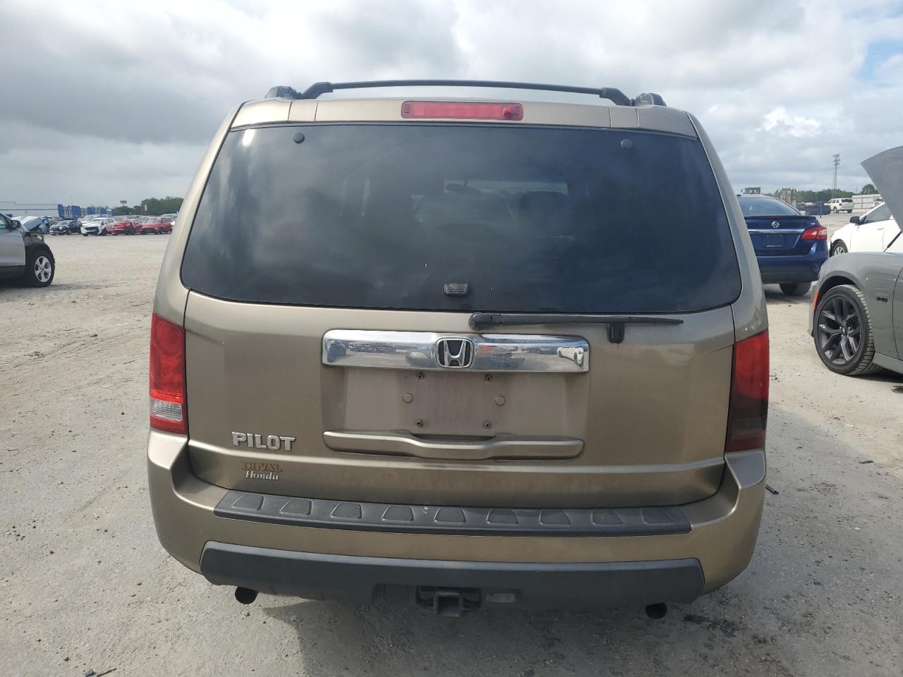 5FNYF3H26BB053055 2011 Honda Pilot Lx