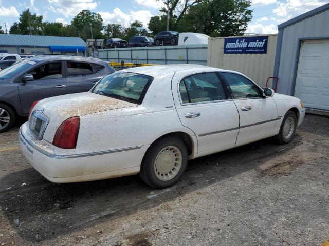 2000 Lincoln Town Car Executive VIN: 1LNHM81W4YY821717 Lot: 55510514