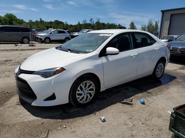 2018 Toyota Corolla L VIN: 5YFBURHE1JP805899 Lot: 57061754