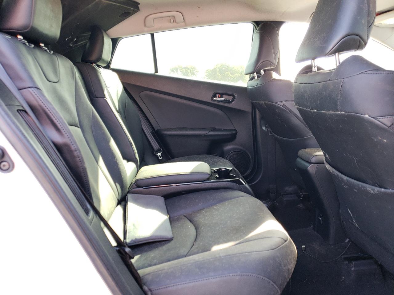 JTDKARFP3H3034717 2017 Toyota Prius Prime