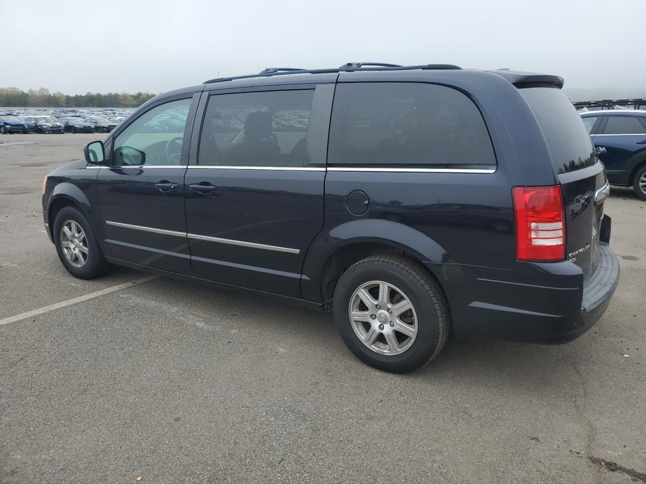 Lot #2888310773 2010 CHRYSLER TOWN & CTY