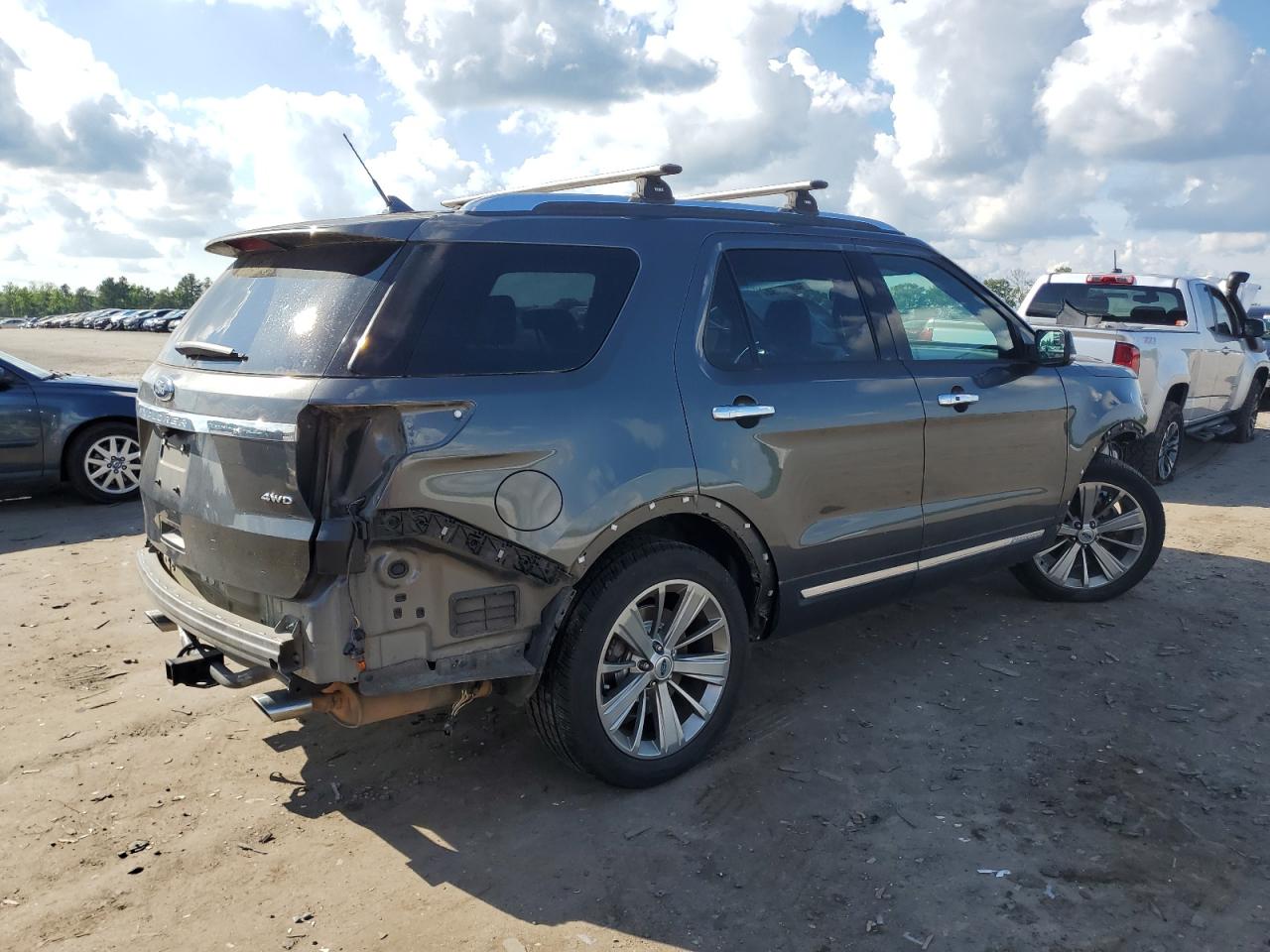 1FM5K8F81JGA15428 2018 Ford Explorer Limited