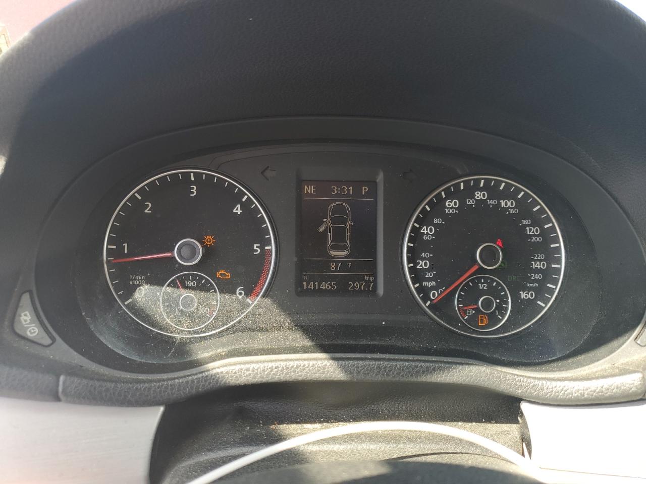 1VWBN7A33DC145126 2013 Volkswagen Passat Se