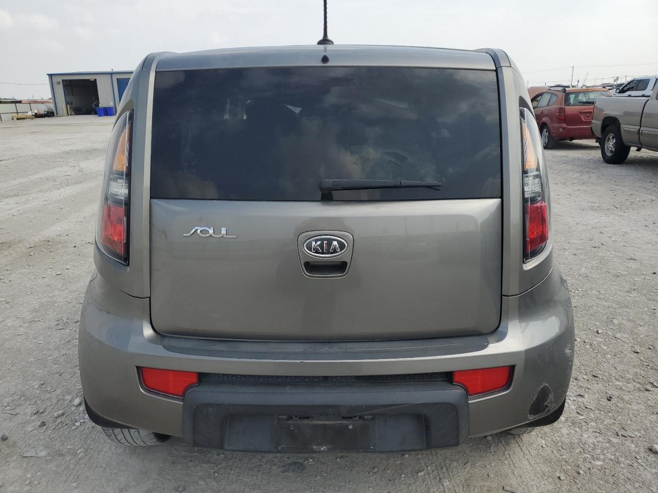 KNDJT2A26B7222415 2011 Kia Soul +