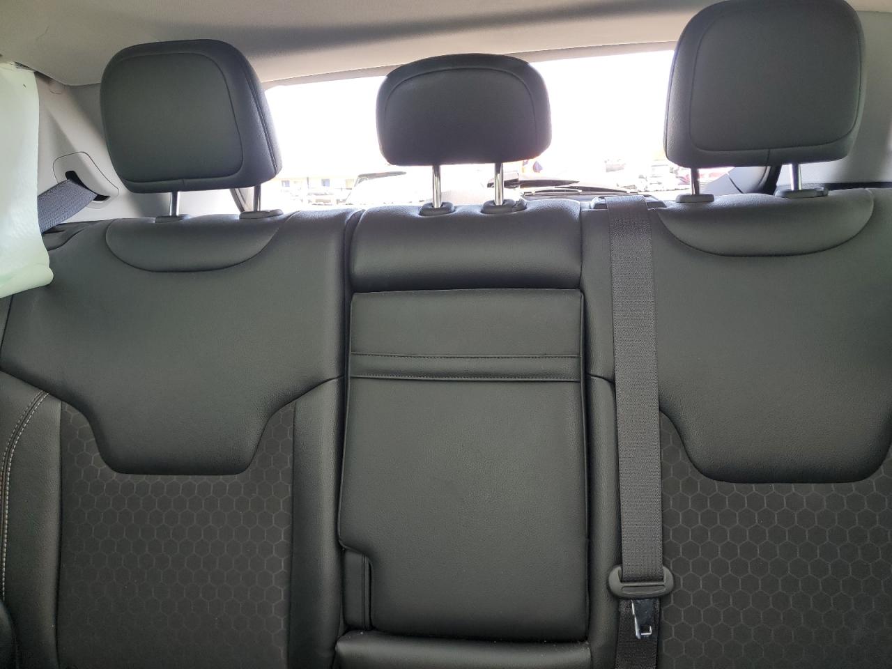 3C4NJDBB9KT735798 2019 Jeep Compass Latitude