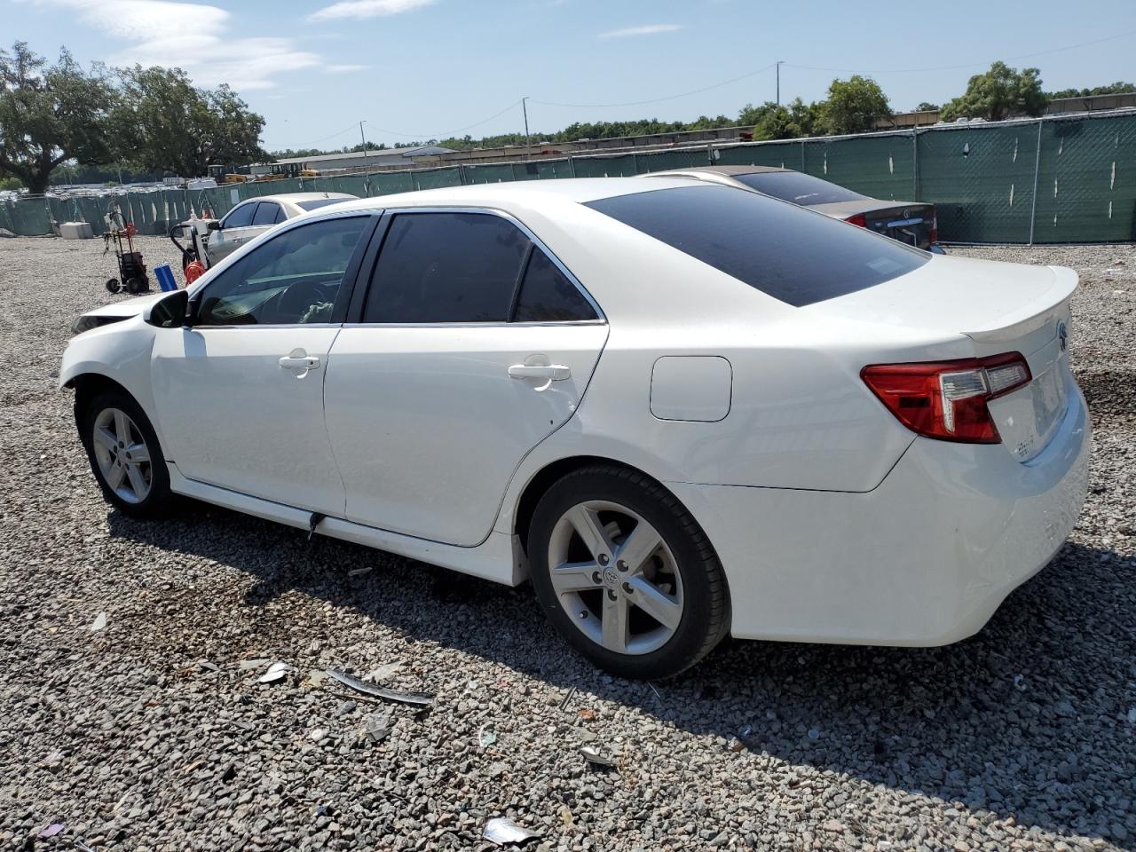 4T1BF1FKXEU777237 2014 Toyota Camry L