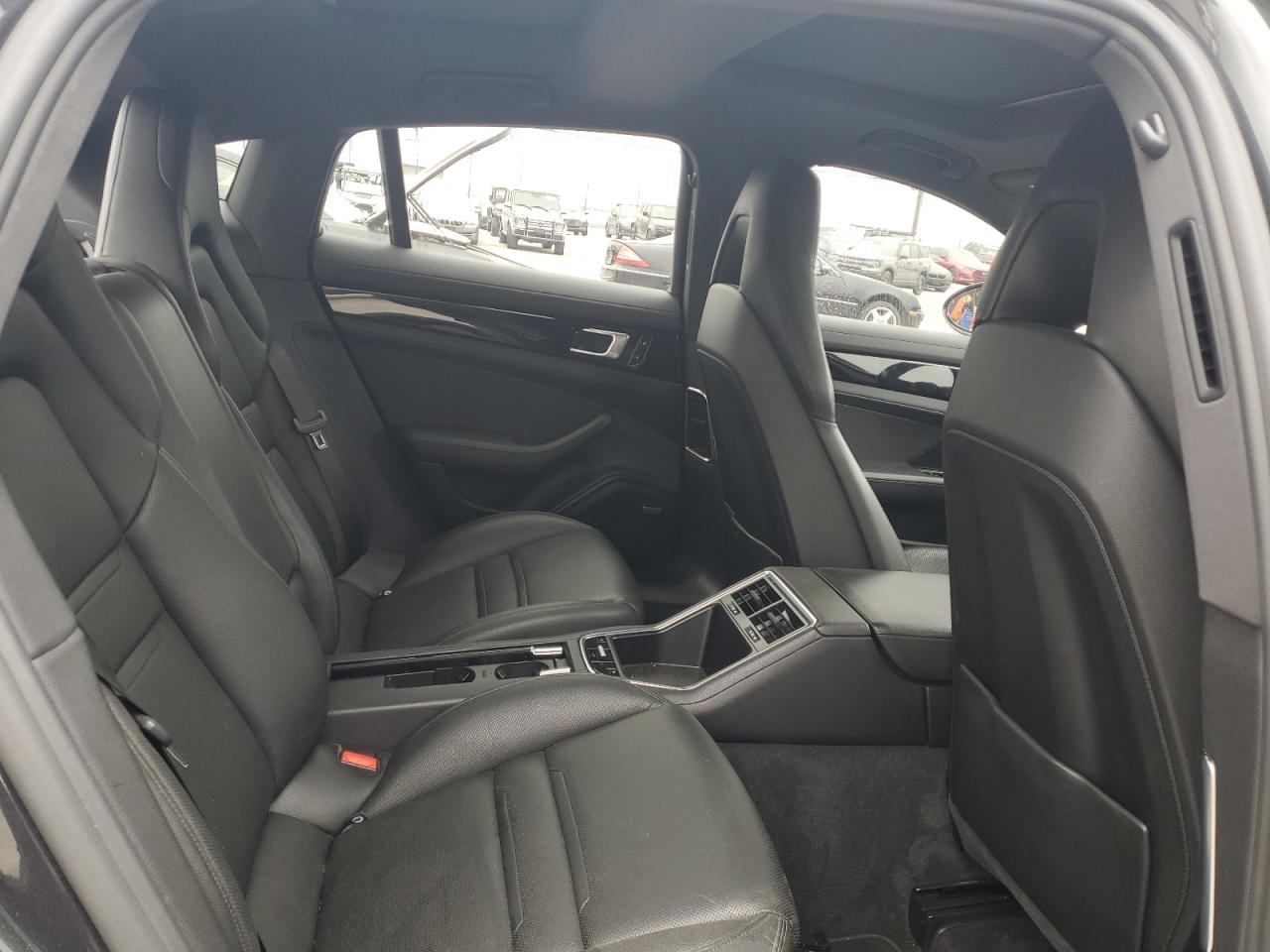 WP0AA2A77JL113758 2018 Porsche Panamera 4