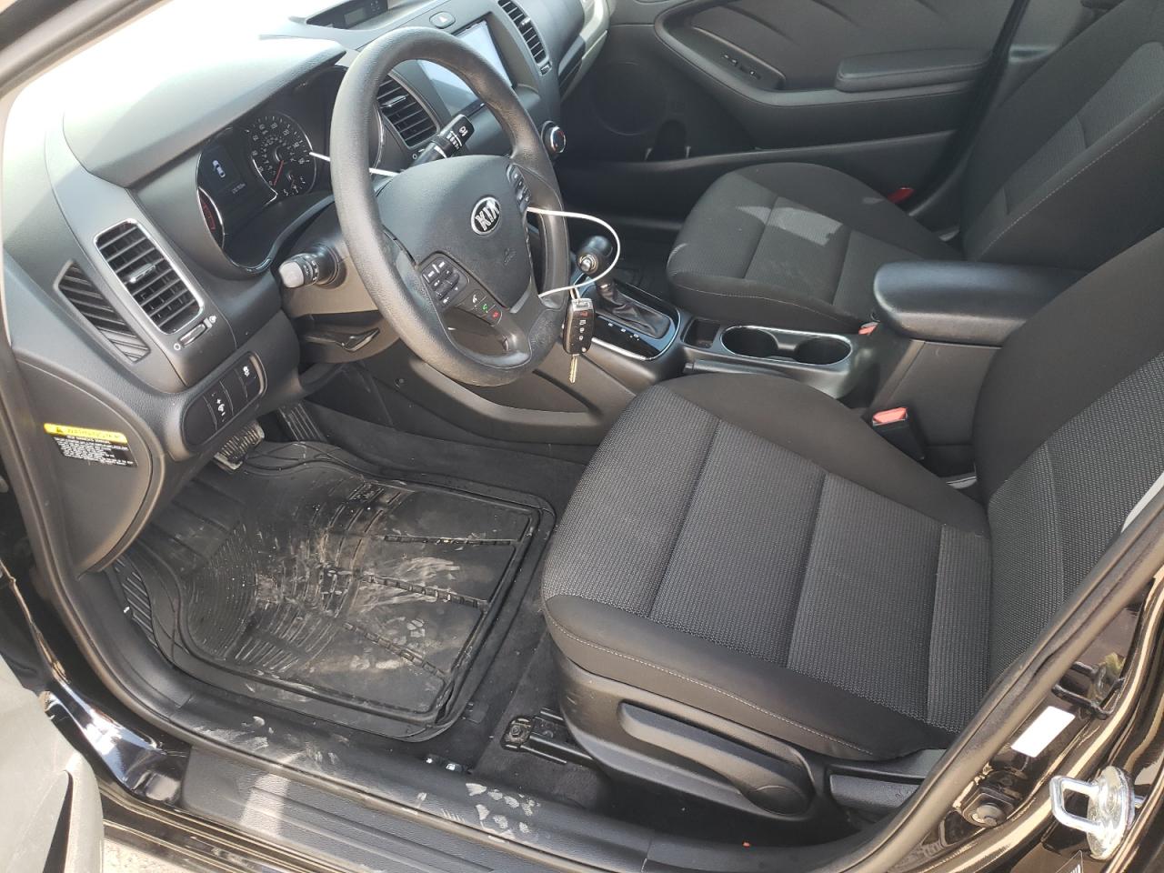 3KPFK4A70JE283614 2018 Kia Forte Lx