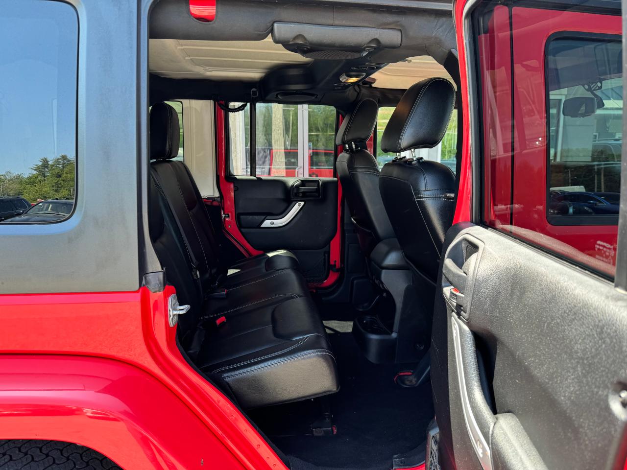 1C4HJWEG4DL663441 2013 Jeep Wrangler Unlimited Sahara