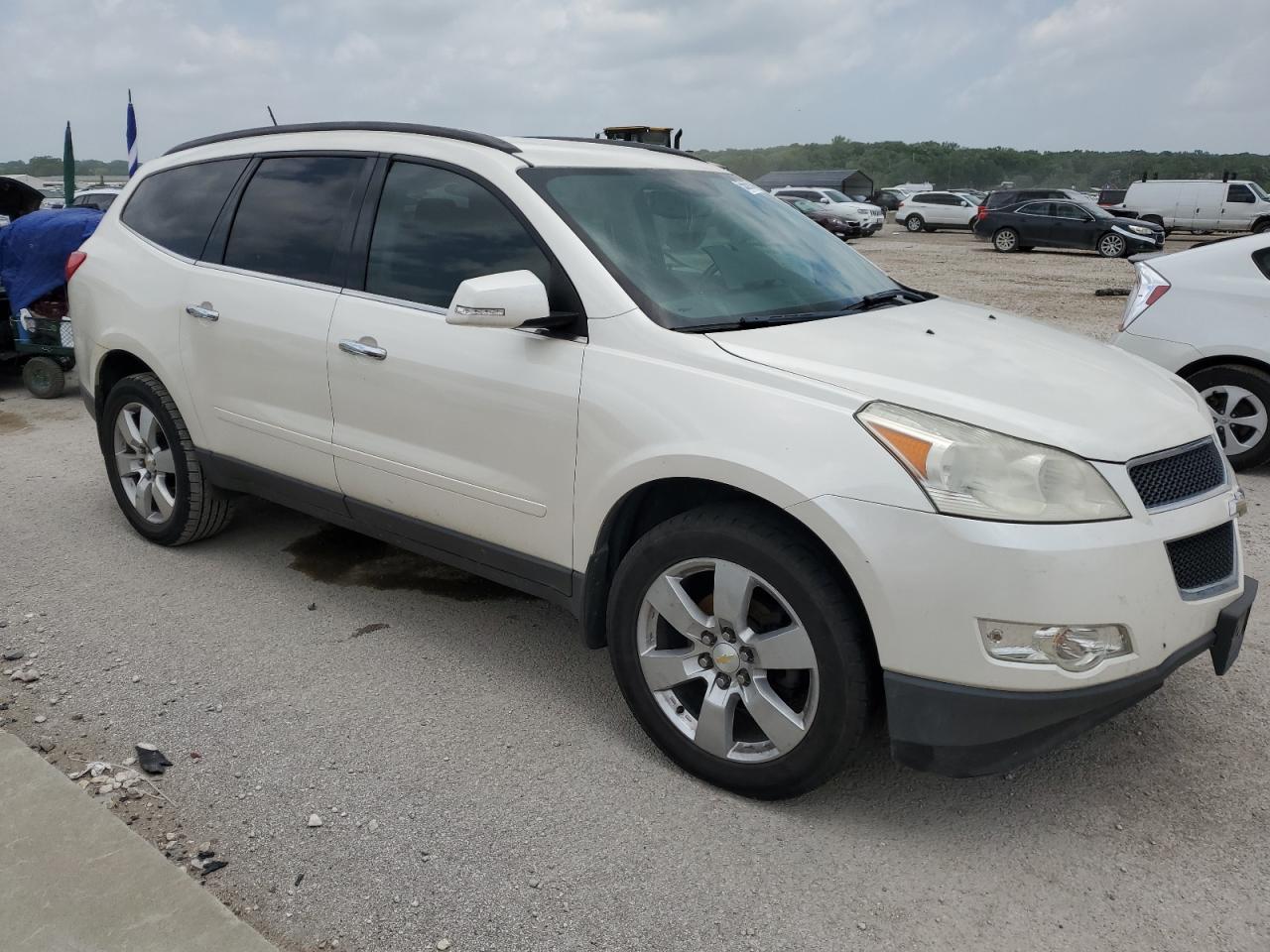 1GNKRJED7BJ289897 2011 Chevrolet Traverse Lt