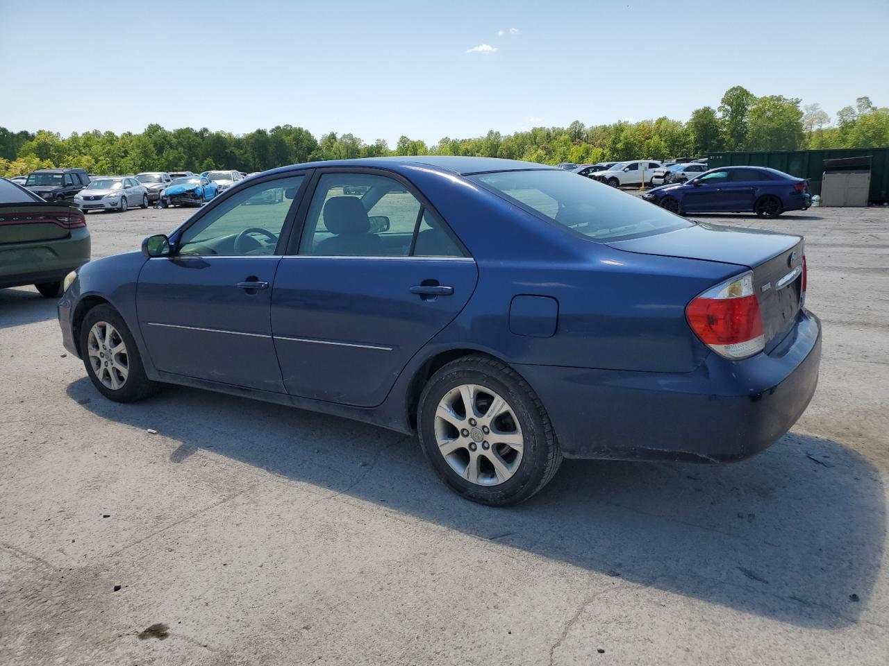 JTDBF30K950165840 2005 Toyota Camry Le