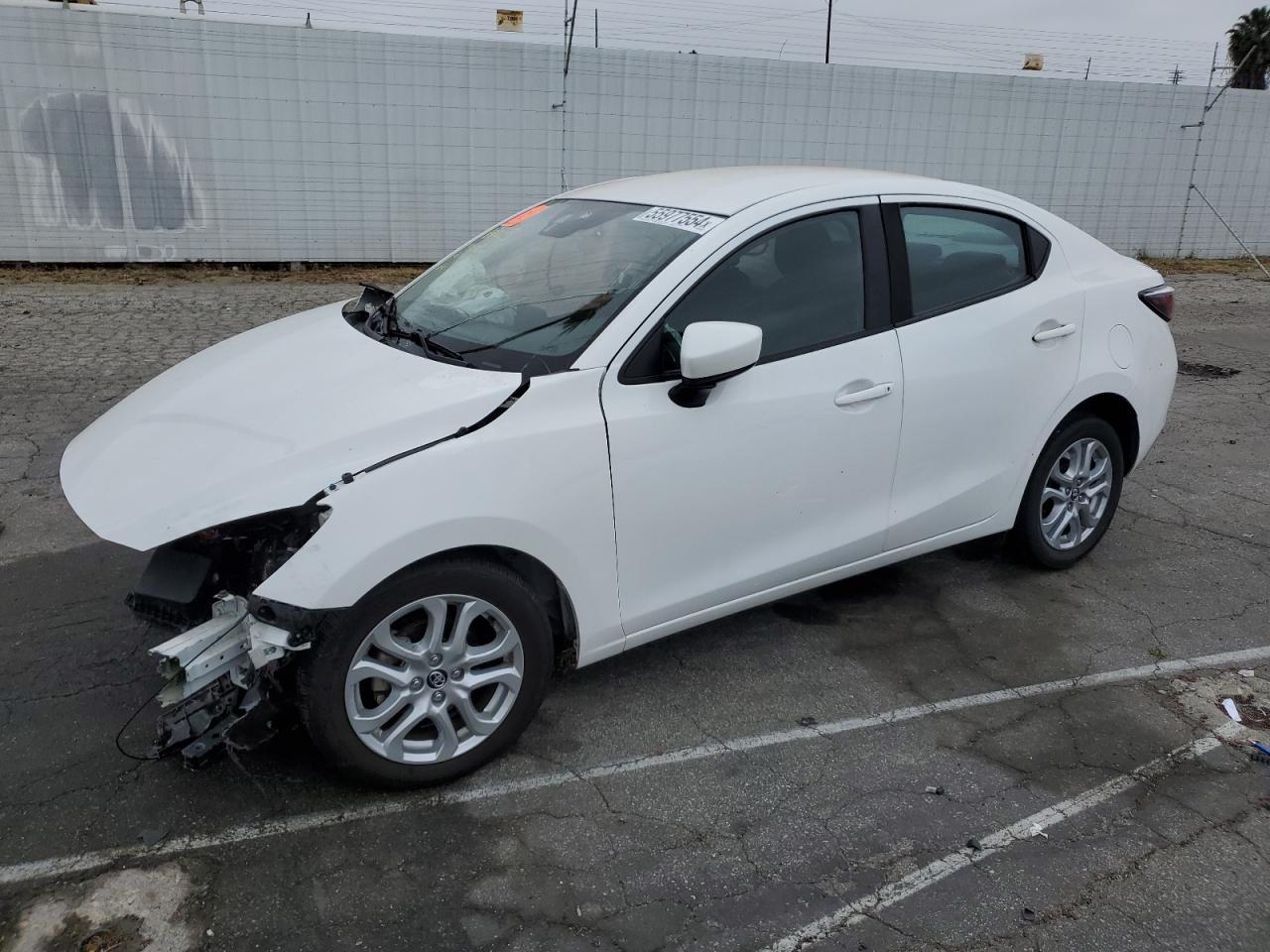 3MYDLBYV7HY169116 2017 Toyota Yaris Ia