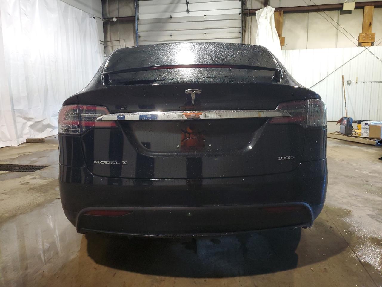 5YJXCDE2XJF089988 2018 Tesla Model X