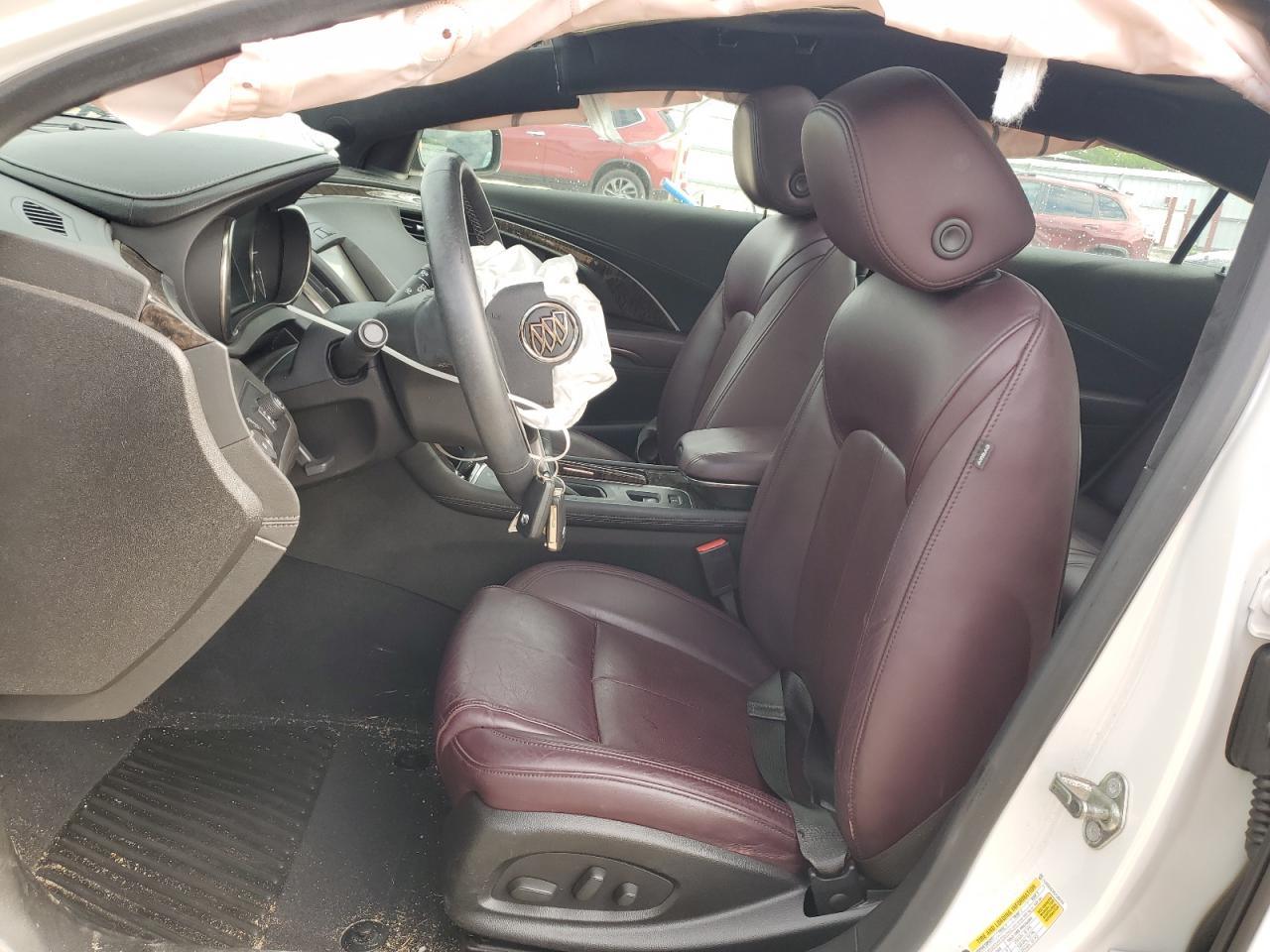 1G4GD5G32GF208156 2016 Buick Lacrosse Premium