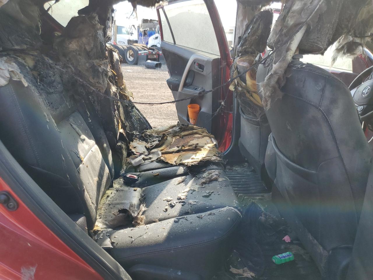 JTMZFREV8HJ136087 2017 Toyota Rav4 Le