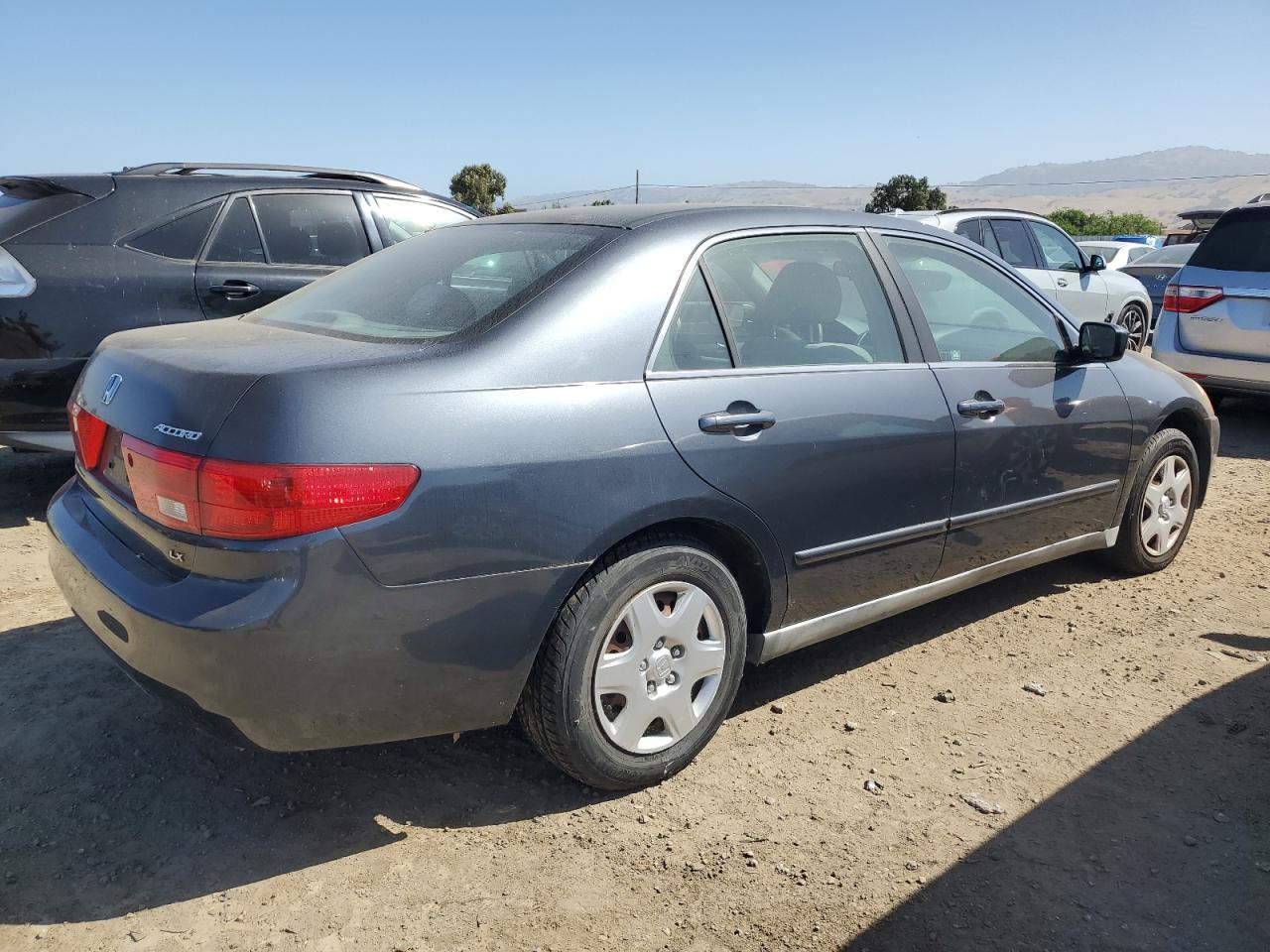 1HGCM56425A132527 2005 Honda Accord Lx