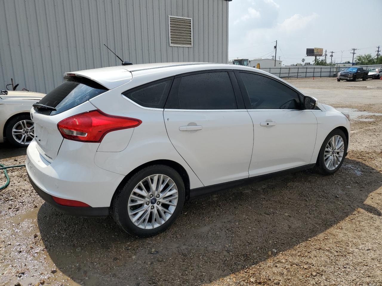 1FADP3N24HL272432 2017 Ford Focus Titanium