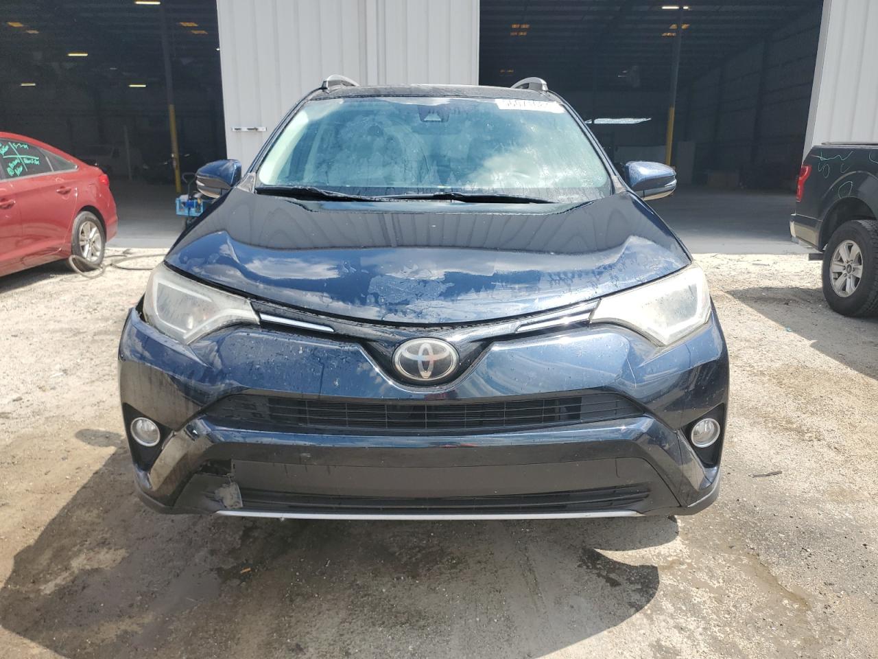 2T3WFREV9HW334455 2017 Toyota Rav4 Xle