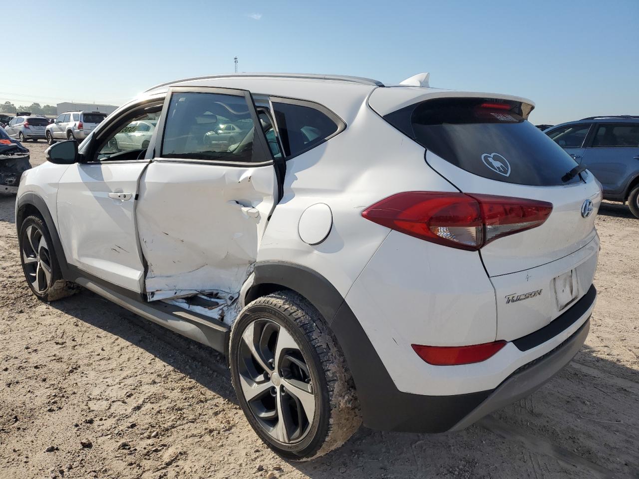 KM8J33AL1JU805159 2018 Hyundai Tucson Sport