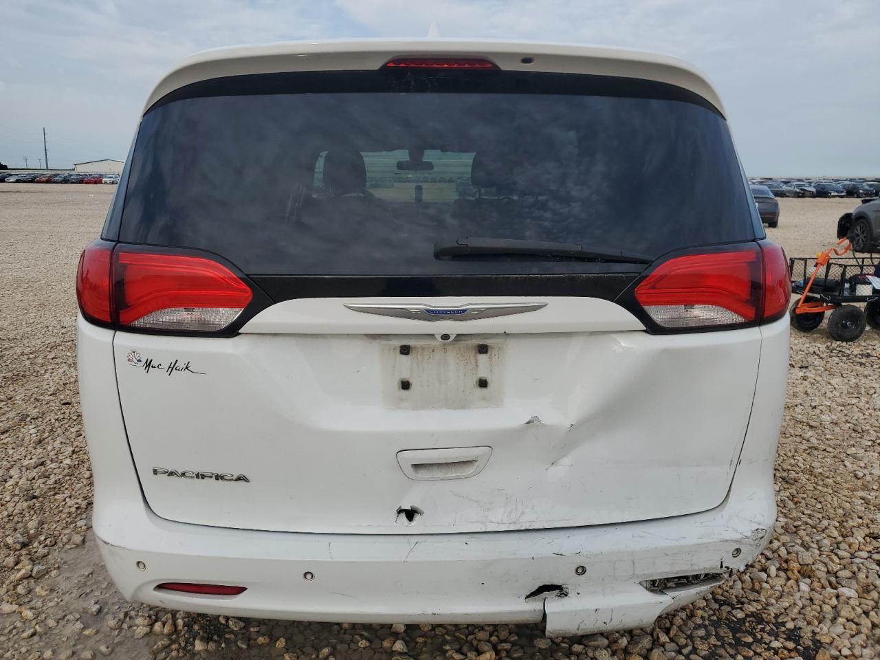 2C4RC1CG0JR247376 2018 Chrysler Pacifica Lx