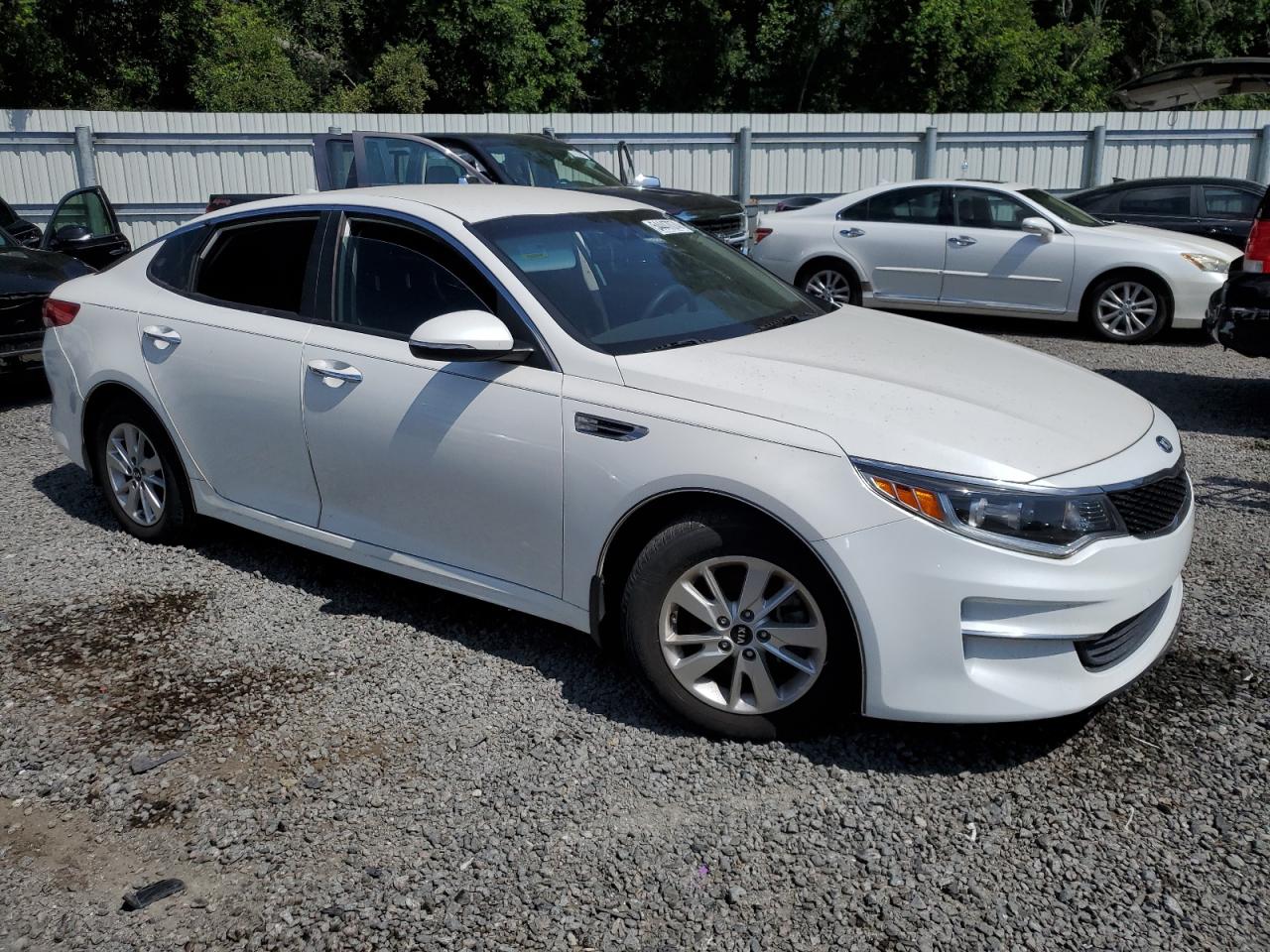 KNAGT4L38H5137864 2017 Kia Optima Lx