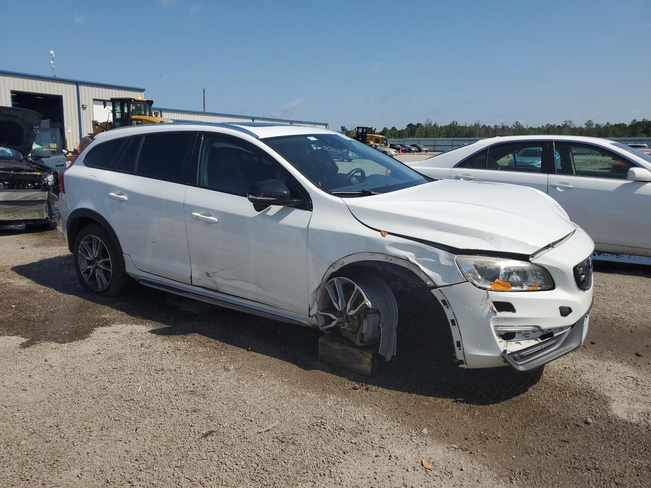 2016 Volvo V60 Cross Country Platinum vin: YV4612HM4G1016942