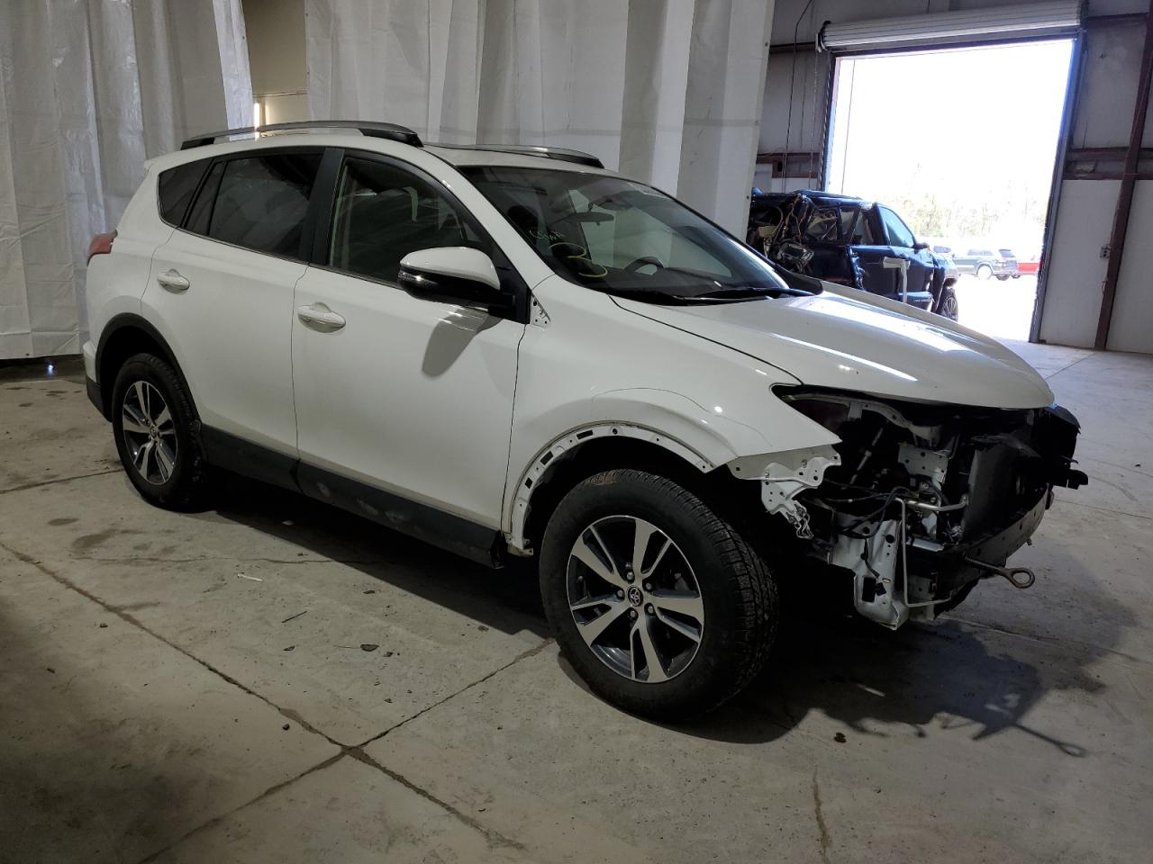 2017 Toyota Rav4 Xle vin: JTMRFREV5HD201542