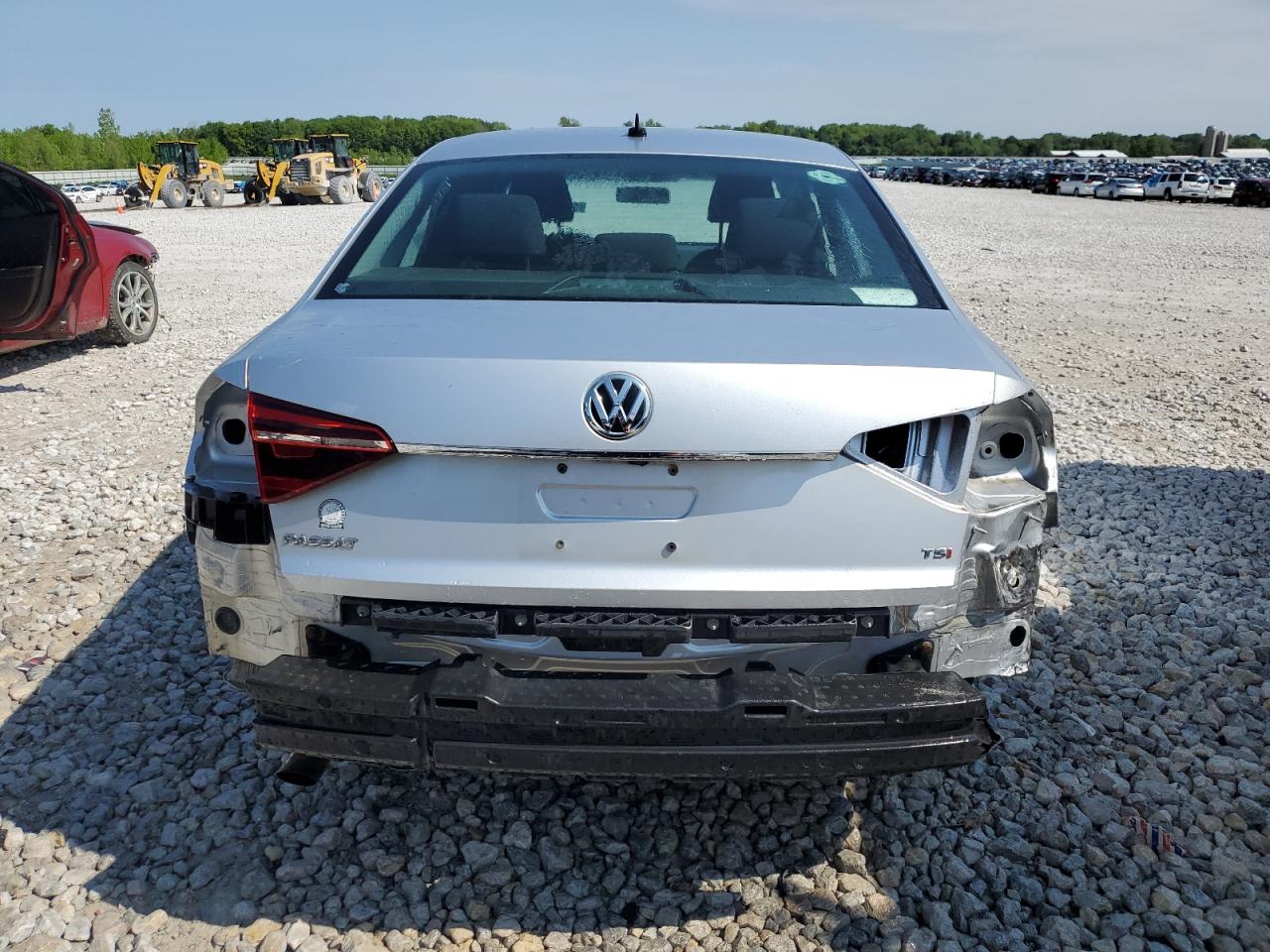 1VWAT7A38HC018637 2017 Volkswagen Passat S