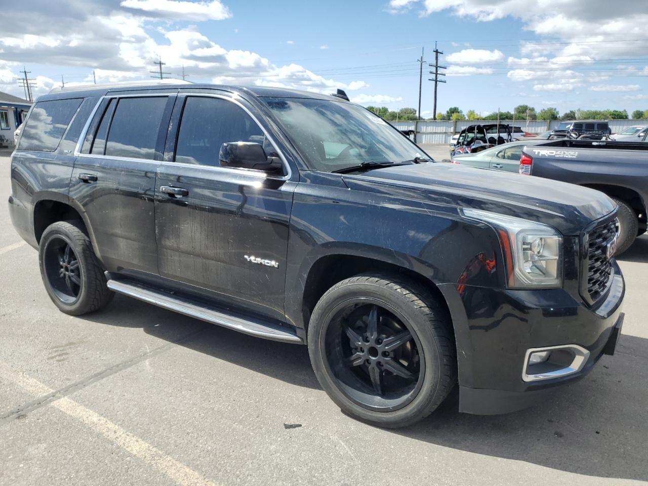 2018 GMC Yukon Slt vin: 1GKS1BKC0JR196080