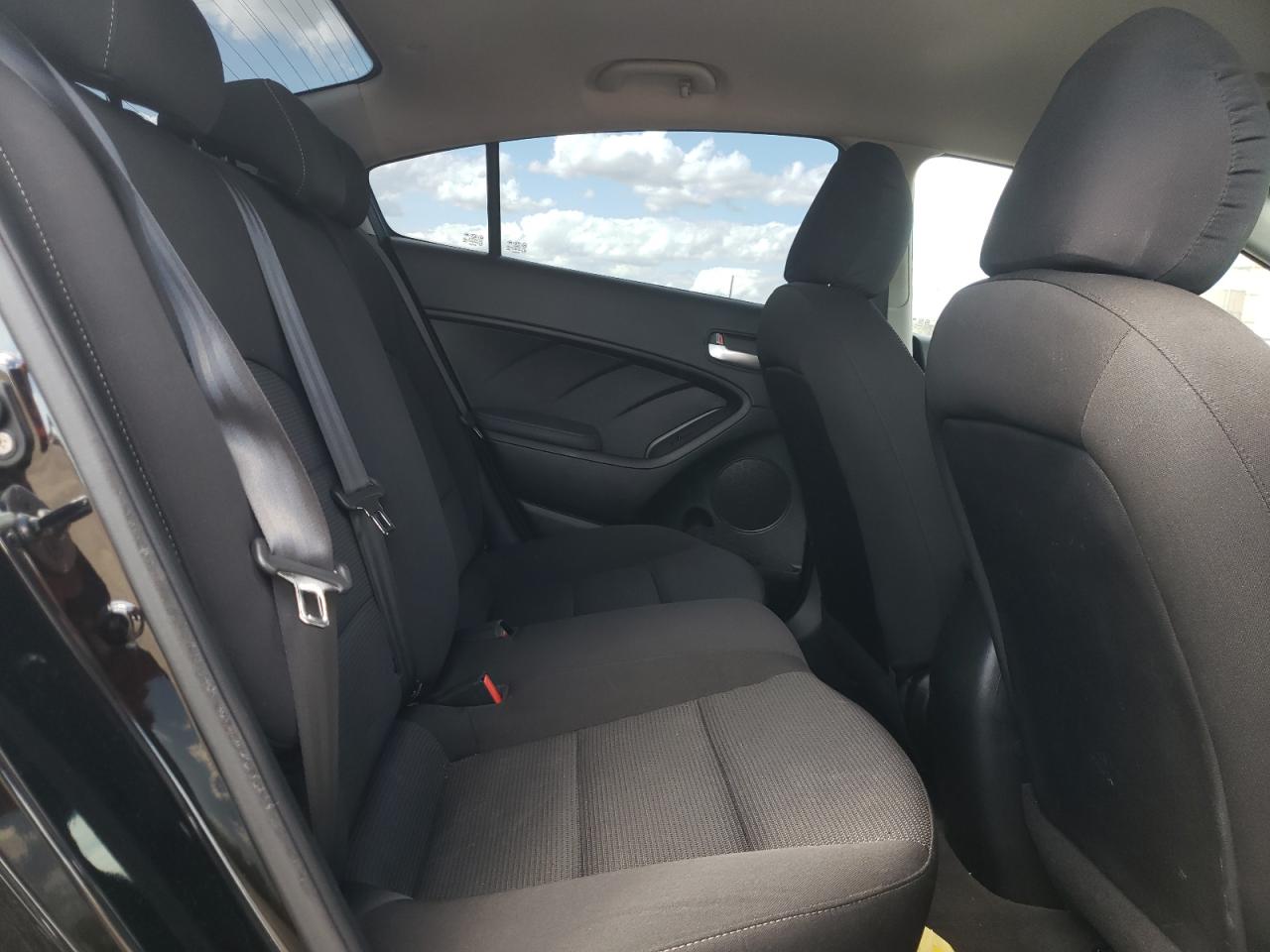 3KPFK4A70JE283614 2018 Kia Forte Lx