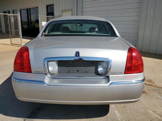 2009 Lincoln Town Car Signature Limited VIN: 2LNHM82V39X616848 Lot: 55264614