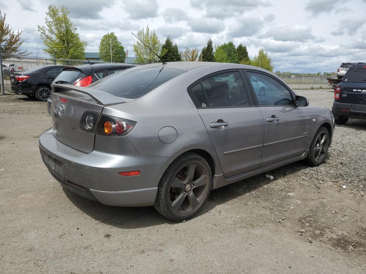 JM1BK323551332061 2005 Mazda 3 S