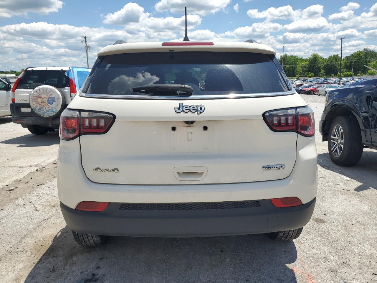 2018 Jeep Compass Latitude vin: 3C4NJDBB6JT480932