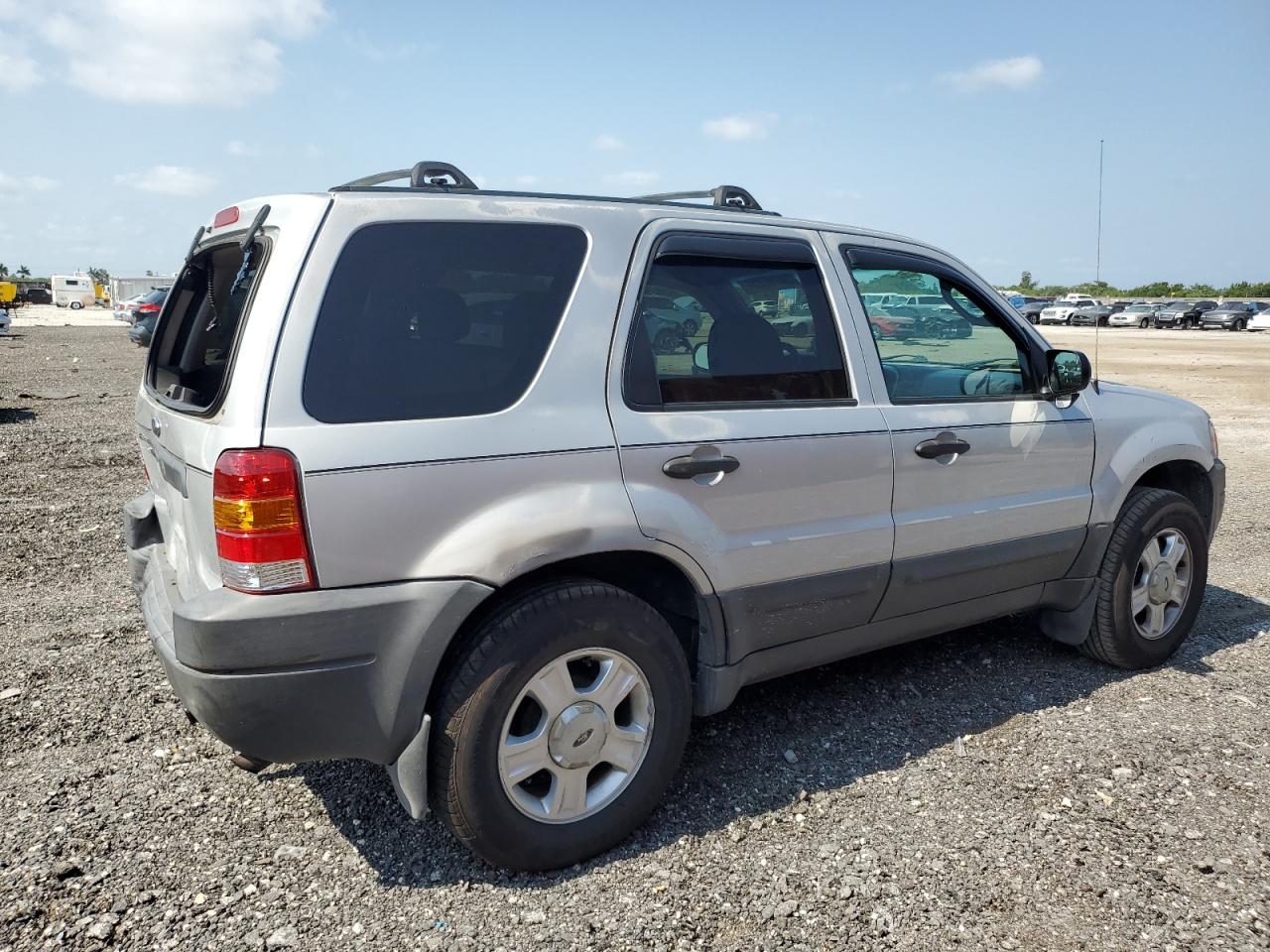 1FMYU93144KA32889 2004 Ford Escape Xlt