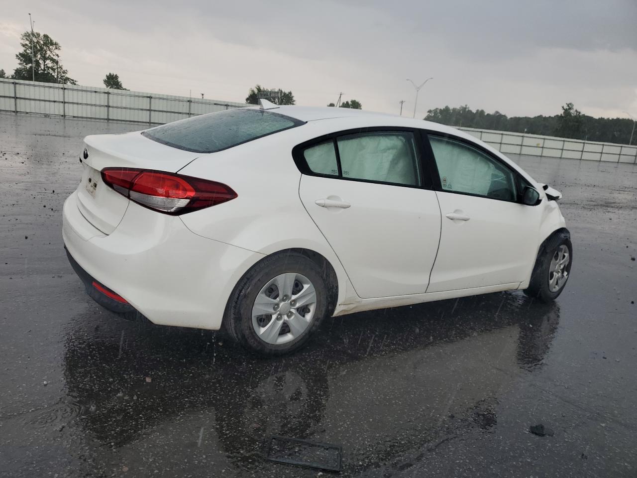 3KPFL4A77HE128775 2017 Kia Forte Lx